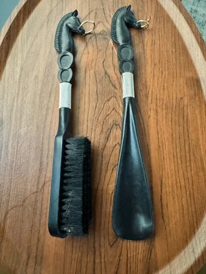 Juego de brochas de plástico talladas vintage con cabeza de caballo (equestre) para zapatero y ropa Foto 1 de 4