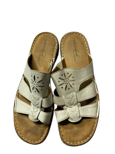 Sandali da donna Natural Soul By Naturalizer 8,5 M in pelle bianca con taglio slide - Foto 1 di 3
