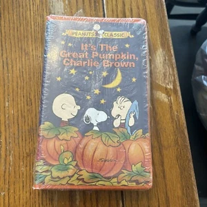 It's The Great Pumpkin Charlie Brown VHS New Sealed Clamshell Peanuts - Picture 1 of 3