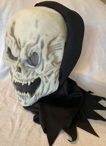 Máscara de Halloween Evil Scary Open Mouth Ghoul Skull con capucha completa - Imagen 1 de 4