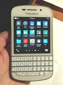 BlackBerry Q10 - 16 Go - BLANC + (débloqué) + EN VENTE !!! - Photo 1 sur 2