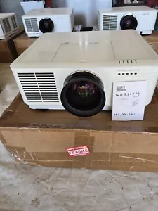 Mitsubishi Wd 8200 U Projector (5) - Picture 1 of 14