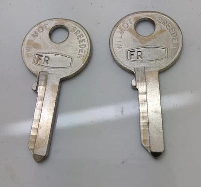 Union KEY BANKS #FR X2 Wilmot Render Fits Various Vintage British Car - Image 1 of 2