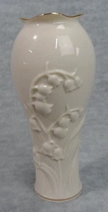 Lenox Maiglöckchen Knospenvase geprägt mit Goldrand klein 5,25" hoch - Bild 1 von 6