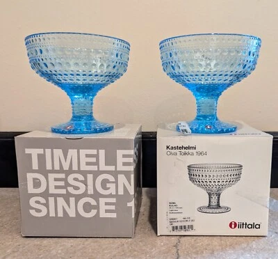 NIB IITTALA KASTEHELMI TWO FOOTED BOWLS 4" IN LIGHT BLUE DESIGN OIVA TOIKKA 1964 Foto 1 de 3