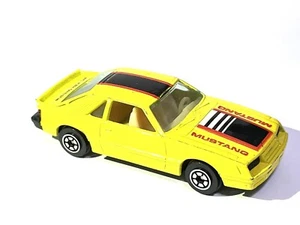 Vintage Yatming 1/64 Diecast Very Nice !! - Picture 1 of 5