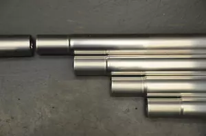 2 x 24 FUSS SCHWERLAST ALUMINIUM MAST (8x6 Fuß 1 1/4 Zoll Rohre) ZUSAMMENSTECKPLATZ - Bild 1 von 1