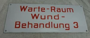 altes Emailschild aus Luftschutz Bunker Nr. 2564/11 Warteraum Wundbehandlung 3 - Bild 1 von 1