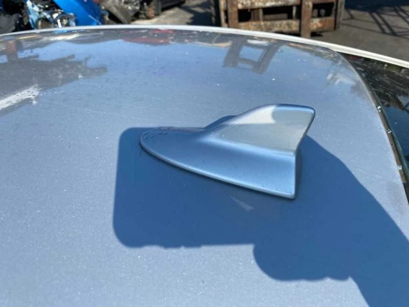 Antena de aleta de tiburón montada en el techo 2006 2007 08 09 10 Lexus IS250 IS350 Foto 1 de 4