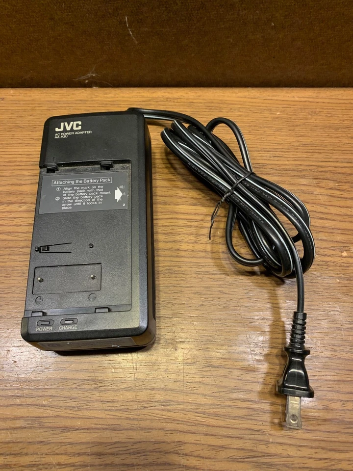 Adaptador de CA/cargador de batería original JVC AA-V3U - usado - sin probar Foto 1 de 3