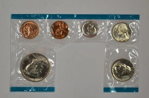 1973 P + S BU Mint Set Coins 1C 1C 5C 10C 25C 50C in Mint Cellophane - Picture 1 of 2