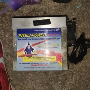 Cargador convertidor de autocaravana PD9245C Inteli Power serie 9200 Progressive Dynamics Inc - Imagen 1 de 6