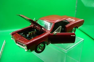 Ertl 1/18 American Muscle Dk. ROTES 1966 PONTIAC GTO REGAL DISPLAY - Bild 1 von 3