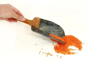 Pala cucharada de grano de cocina antigua primitiva mango corto de madera acero galvanizado - Imagen 1 de 8