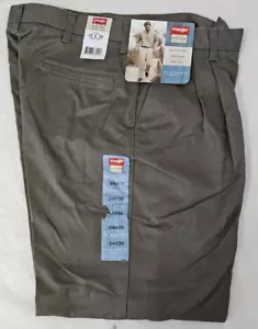 Wrangler Men's Pants Size 34x30 Beige Pleated Khaki Slack 67CK8BA - Picture 1 of 8