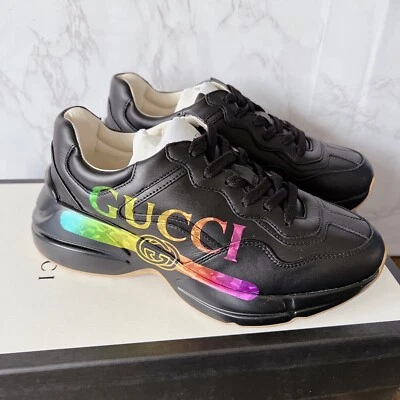NUEVO CON ETIQUETAS Gucci Mujer Rhyton Zapatilla Plataforma Cuero Negro Iridiscente UE 36.5 $990 Foto 1 de 4
