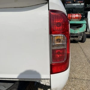 NISSAN NAVARA REAR RIGHT LIGHT 2015-2022 NP300 - Picture 1 of 2