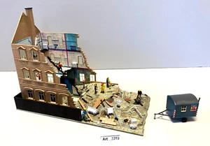 Pola 162 H0 Stadthaus im Abbruch, mit Bauwagen, Preiserfiguren, 1:87, RAR - Bild 1 von 10