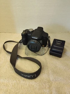 Panasonic Lumix DMC-FZ8 Digital Camera with battery and genuine Hood + cap  - Picture 1 of 9
