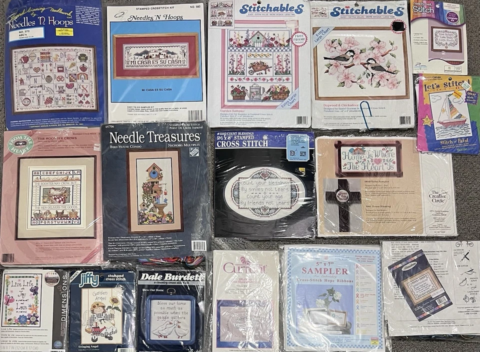 Lote de 16 kits de punto de cruz diferentes estilos como en la foto nuevos pero abiertos Foto 1 de 1