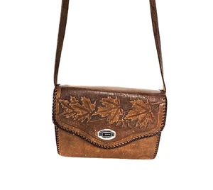 Bolso de hombro occidental vintage de cuero marrón con hojas de arce - Imagen 1 de 10