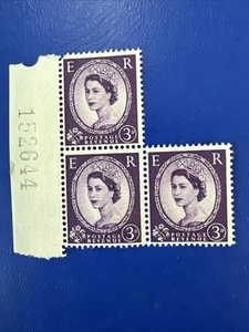 3 Vintage E R Wilding Queen Elizabeth II Postage Stamp Purple 1957 England Rare - Picture 1 of 2