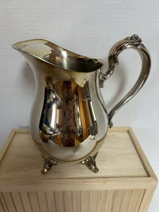 "Jarra de agua vintage Leonard con patas de placa plateada con protector de hielo/labio 9"" usada en excelente estado" - Imagen 1 de 7