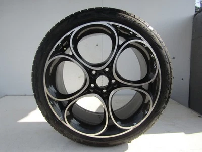 Jante et pneu alliage d'origine Alfa Romeo Giulia 19x9.0J ET34 156151630 T-06-20-19 - Photo 1/4