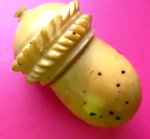 ANTIQUE TAGUA N UT CARV ED ACORN SHAPED FITTED INTERIOR SEWING THIMBLE CASE - Picture 1 of 3