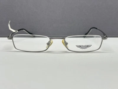 Monturas de gafas Aston Martin para hombre gris angular lectura titanio grande L At Foto 1 de 4