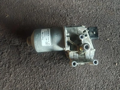 2017 Jeep Renegade Windshield Wiper Motor - Image 1 of 3