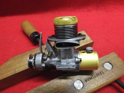 RARO GOLD HEAD OK 29 ENCENDIDO AVIÓN AMARRE COCHE MOTOR Foto 1 de 3