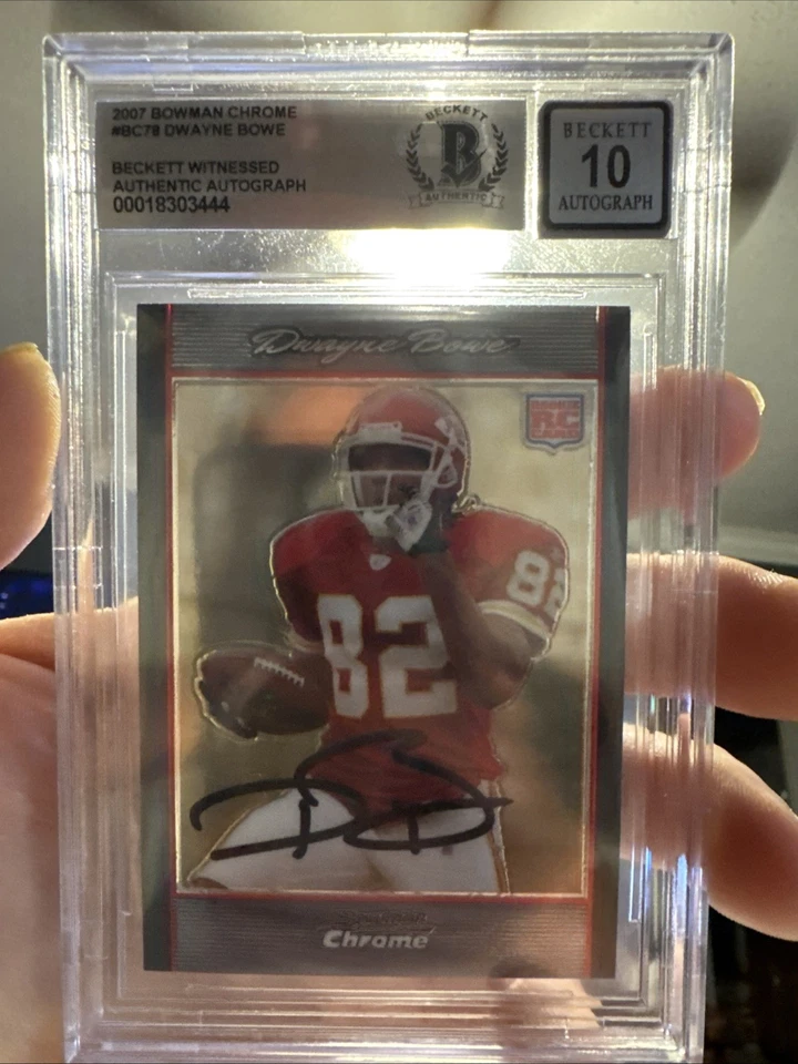 Dwayne Bowe Bowman Chrome RC On Card Aoto Beckett 10 - Image 1 of 2