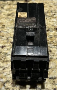 Disyuntor Square D 100 Amp Q13100 Tipo Q1 120-240 Voltios 3 Polos - Imagen 1 de 3