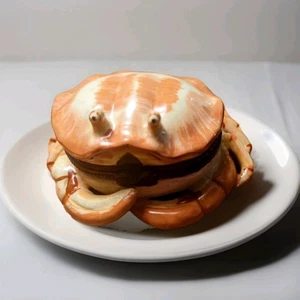 Handbemalte aufklappbare Geiger Krabbe Schmuckschatulle mit Geige Schmuckstück - Bild 1 von 8