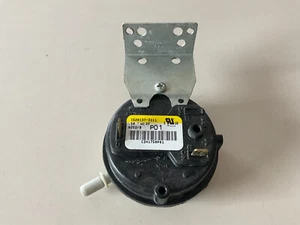 TRANE AMERICAN STANDARD C341750P01 .50WC PRESSURE SWITCH IS20137-3311 - Picture 1 of 3