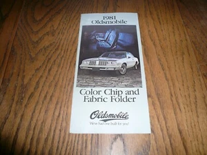 1981 Oldsmobile Factory Color Chip & fabric Folder - Vintage - Picture 1 of 4