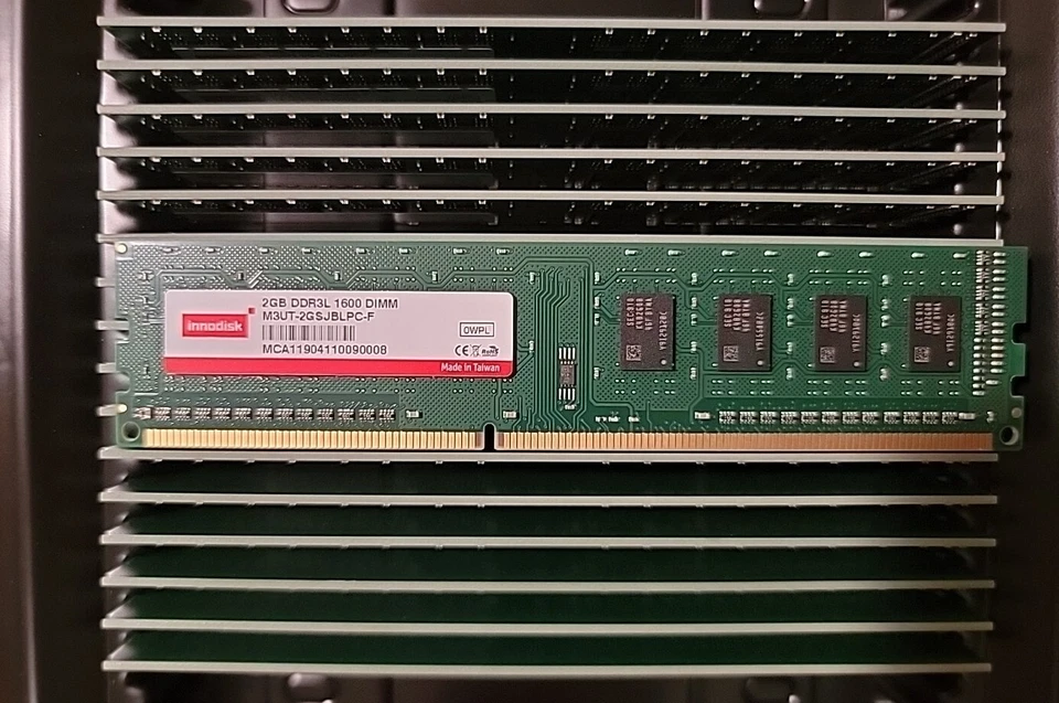 INNODISK 2GB DDR3L 1600MHz DIMM M3UT-2GSJBLPC-F (17 Lot) - Image 1 of 3