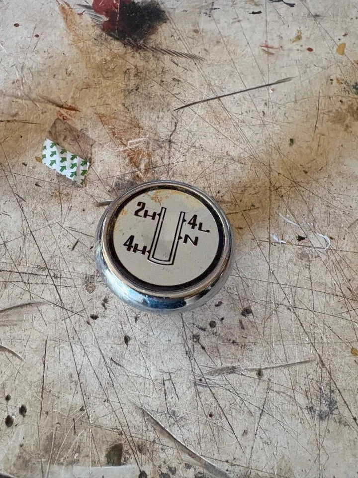 JEEPSTER COMMANDO deluxe t botão estojo JEEP COMMANDO - Imagem 1 de 1