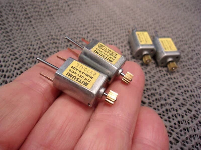 DC Motor 3-12 V, 1 freie Welle + 1 Welle mit Ritzel, Daten siehe ganz unten! - Bild 1 von 4