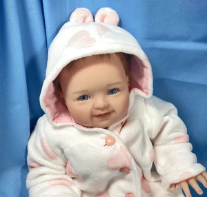 The Ashton-Drake Galleries Edición #1: Muñeca bebé 'Savana' de Ping Lau 18 pulgadas - Imagen 1 de 9