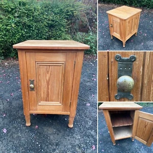 Gorgeous Vintage Pine  Cupboard Panelled Sides /Storage / Bedside Cupboard - Picture 1 of 24