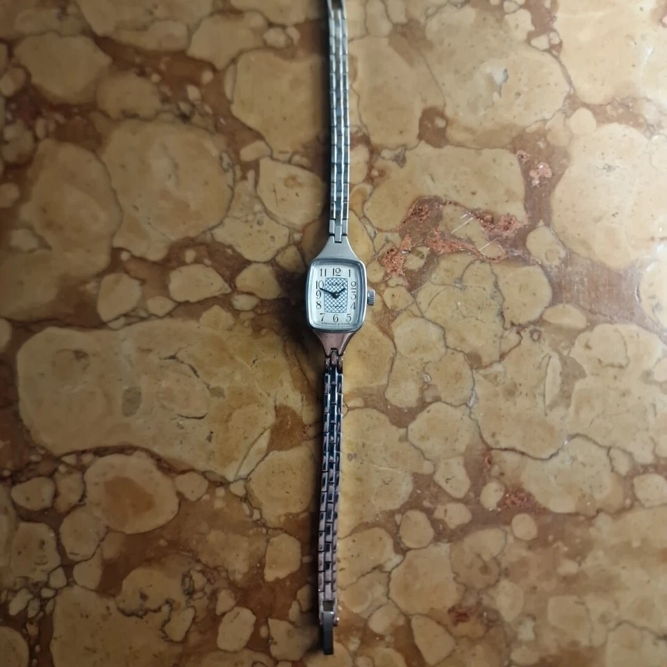 orologio vintage donna Marca Yanko A Carica manuale  - Immagine 1 di 1