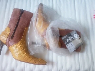 EL CANELO Collection Women's Leather Boots,  6.5 size US/ 23.5 Mex size - Image 1 of 4