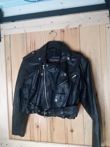 Chaqueta corta vintage Wilson de cuero negra para mujer Moto con cinturón y cremallera talla: pequeña - Imagen 1 de 8