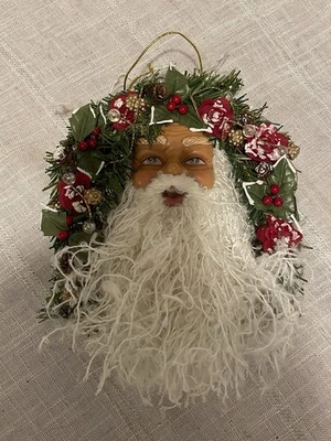 Vintage style- Christmas Wreath Santa Clause Head Door Wall or Tree Hanging - Image 1 of 4
