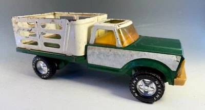 NYLINT FARMS Livestock Cattle Ford 150 Square Body Truck , Dark Green - Image 1 of 4