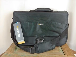 Solo Classic Messenger Bag 15" Expandable Black NWT Shoulder Strap Brief Case - Picture 1 of 5