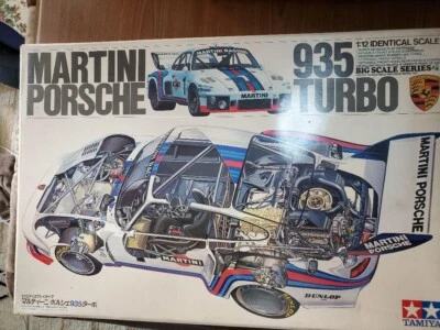 Martini Porsche 935 turbo model kit scala 1/12 serie GRANDE non assemblato Ta... - Immagine 1 di 4