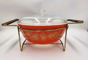 Vintage Pyrex 404 Red Golden Leaf Holly Pine Cone Christmas 4 Qt w/Lid & Cradle - Picture 1 of 24